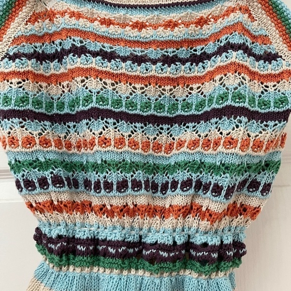 NWOT Line and Dot crochet crop top  size small - Picture 2 of 4